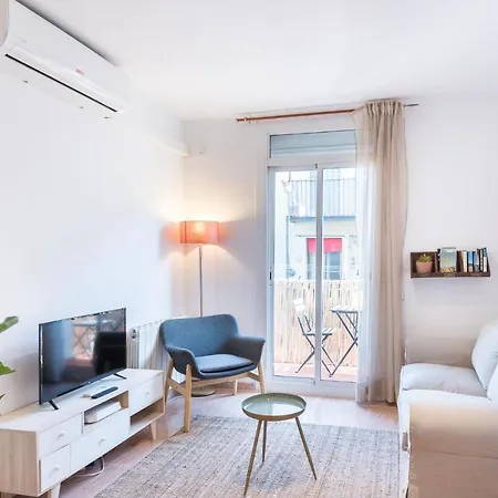 Cozy With Charm And Exquisite Natural Light