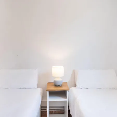 Cozy With Charm And Exquisite Natural Light * Barcelona