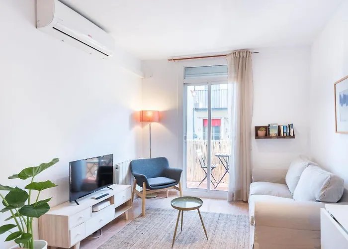 Cozy With Charm And Exquisite Natural Light