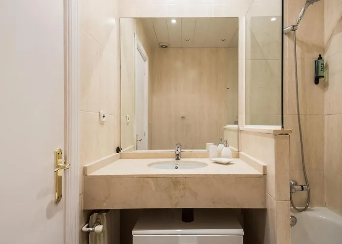 Cozy With Charm And Exquisite Natural Light *