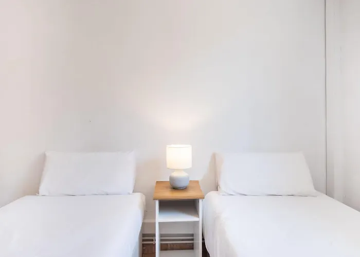 Cozy With Charm And Exquisite Natural Light * Barcelona