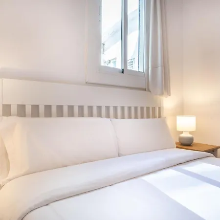 Cozy With Charm And Exquisite Natural Light Lägenhet *